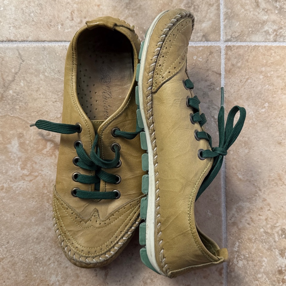 Kinloch Lace-up Leather Trainers Walking Sneakers Pavers Loch Lomond Scotland 40